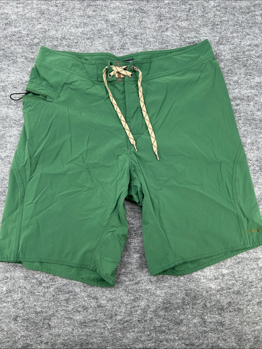 Patagonia Men’s Green Board Shorts with Tan Drawstring Size 36